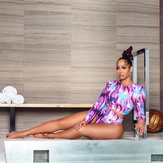 La La Anthony feet photo thumbnail