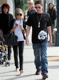 Nicole Richie feet photo thumbnail