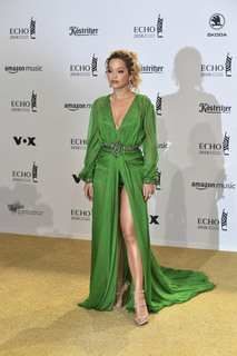 Rita Ora feet photo thumbnail