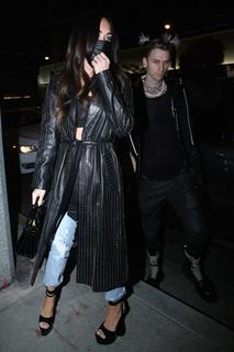 Megan Fox feet photo thumbnail