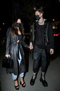 Megan Fox feet photo thumbnail