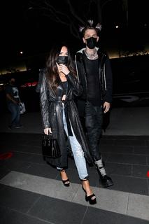 Megan Fox feet photo thumbnail
