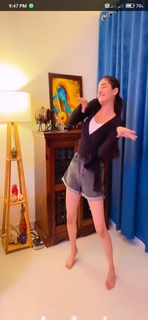Anushka Sen feet photo thumbnail