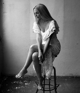 Sonya Kraus feet photo thumbnail