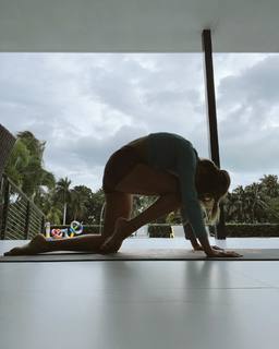 Seyma Subasi feet photo thumbnail