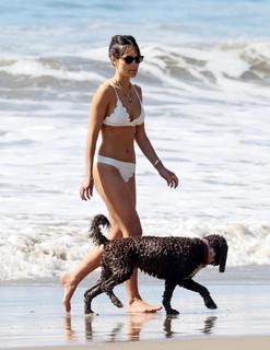 Jordana Brewster feet photo thumbnail