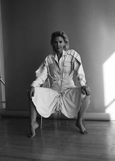 Maggie Gyllenhaal feet photo thumbnail