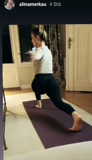 Alina Merkau feet photo thumbnail
