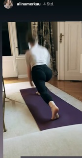 Alina Merkau feet photo thumbnail