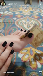 Isa Pes feet photo thumbnail