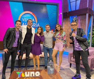 Cynthia Rodríguez feet photo thumbnail