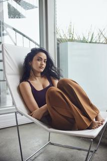 Camila Mendes feet photo thumbnail