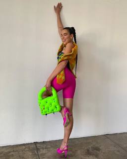 Dua Lipa feet photo thumbnail