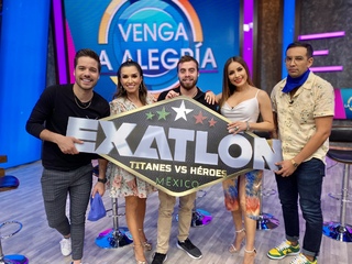 Cynthia Rodríguez feet photo thumbnail