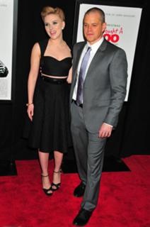 Scarlett Johansson feet photo thumbnail