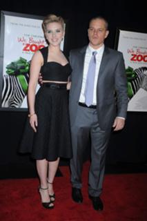 Scarlett Johansson feet photo thumbnail
