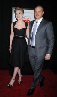 Scarlett Johansson feet photo thumbnail