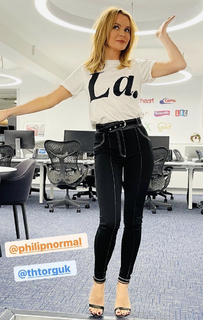 Amanda Holden feet photo thumbnail