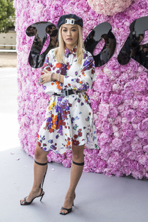 Rita Ora feet photo thumbnail