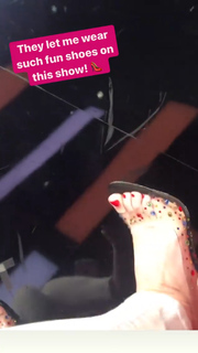 Angela Kinsey feet photo thumbnail