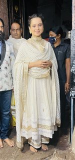 Kangana Ranaut feet photo thumbnail