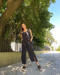Carolina Ardohain feet photo thumbnail