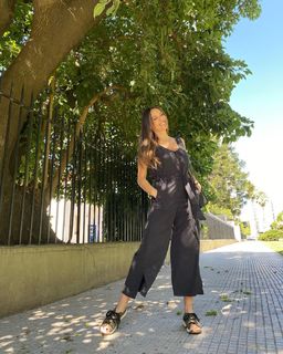 Carolina Ardohain feet photo thumbnail