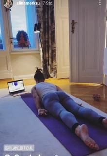 Alina Merkau feet photo thumbnail