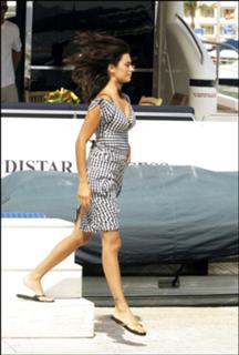 Penélope Cruz feet photo thumbnail