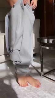 Xenia Tchoumitcheva feet photo thumbnail