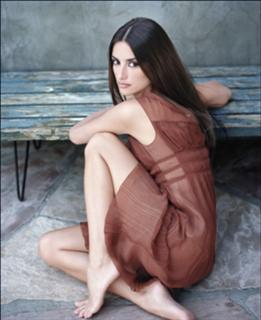 Penélope Cruz feet photo thumbnail