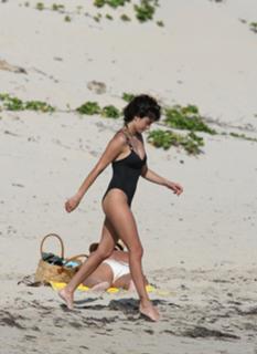 Penélope Cruz feet photo thumbnail