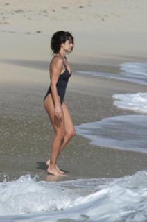 Penélope Cruz feet photo thumbnail