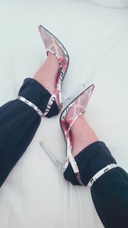 Lívia Andrade feet photo thumbnail