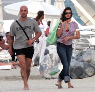 Penélope Cruz feet photo thumbnail