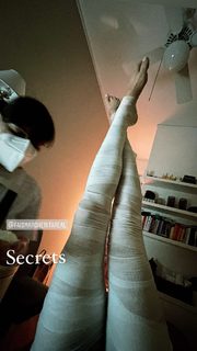 Elisabetta Canalis feet photo thumbnail