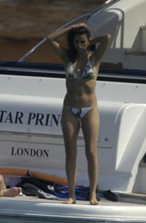 Penélope Cruz feet photo thumbnail