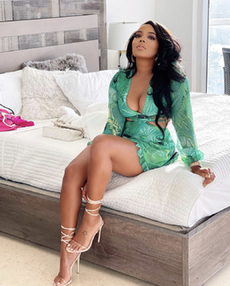 Angela Simmons feet photo thumbnail