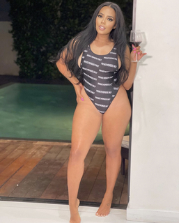 Angela Simmons feet photo thumbnail