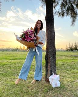 Zaira Nara feet photo thumbnail