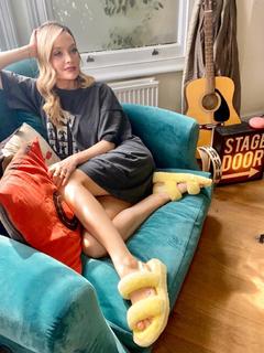 Laura Whitmore feet photo thumbnail
