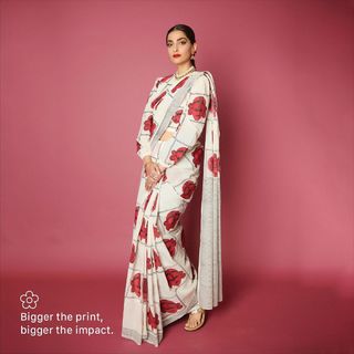 Sonam Kapoor feet photo thumbnail
