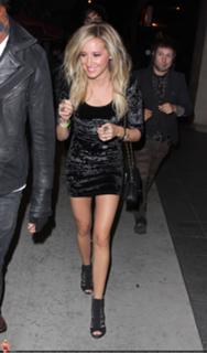 Ashley Tisdale feet photo thumbnail