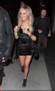 Ashley Tisdale feet photo thumbnail