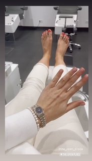 Klaudia Halejcio feet photo thumbnail