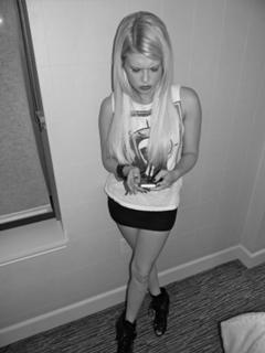 Chanel West Coast feet photo thumbnail