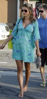 Alessandra Ambrosio feet photo thumbnail
