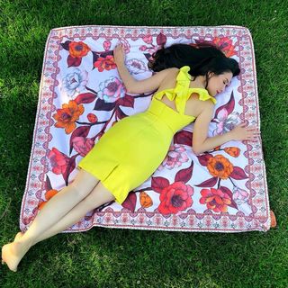 Natalia Oreiro feet photo thumbnail