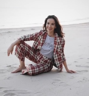 Natalia Oreiro feet photo thumbnail