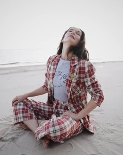 Natalia Oreiro feet photo thumbnail